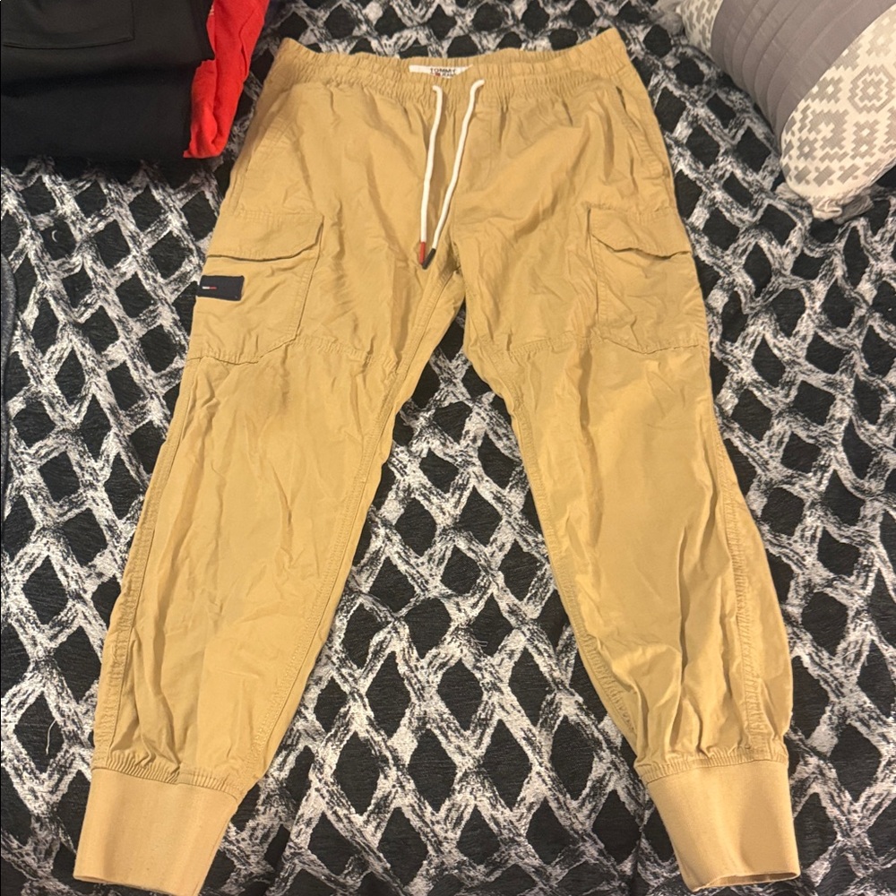 Tommy Hilfiger Men's Khaki Cargo Pants